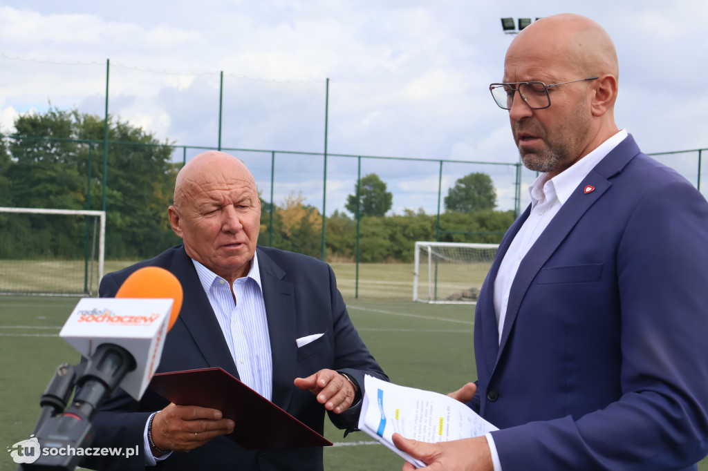 Minister sportu odwiedził Szymanów. Chodzi o orlik