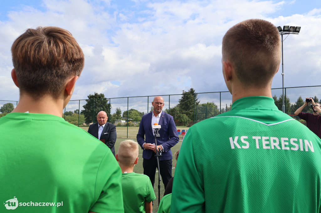 Minister sportu odwiedził Szymanów. Chodzi o orlik
