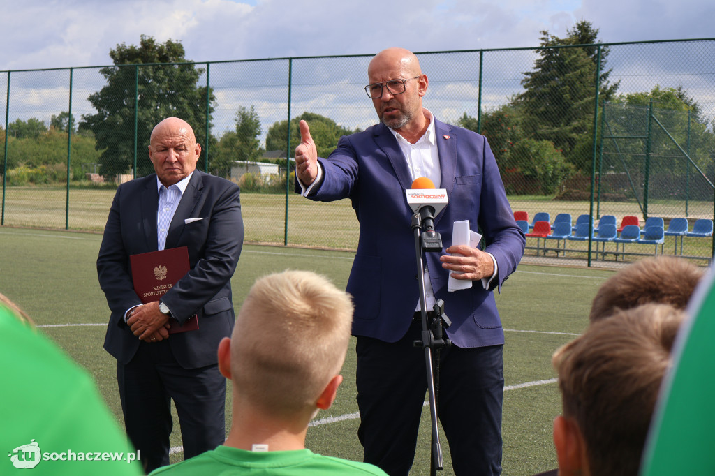 Minister sportu odwiedził Szymanów. Chodzi o orlik