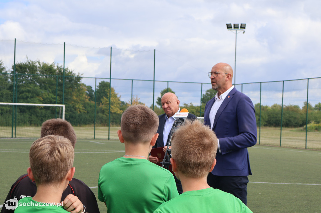 Minister sportu odwiedził Szymanów. Chodzi o orlik