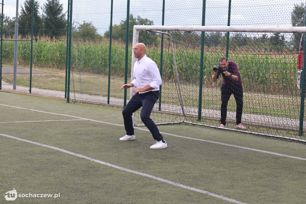 Minister sportu odwiedził Szymanów. Chodzi o orlik