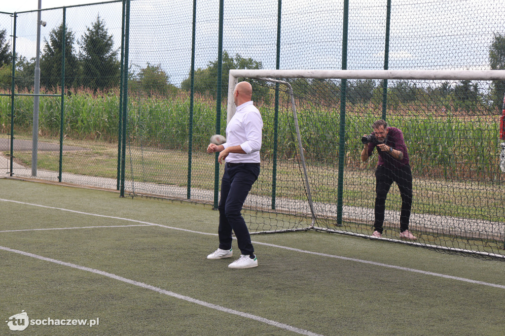 Minister sportu odwiedził Szymanów. Chodzi o orlik