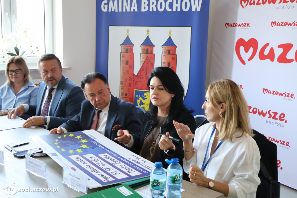 Brochów: podpisano umowy z Marszałkiem