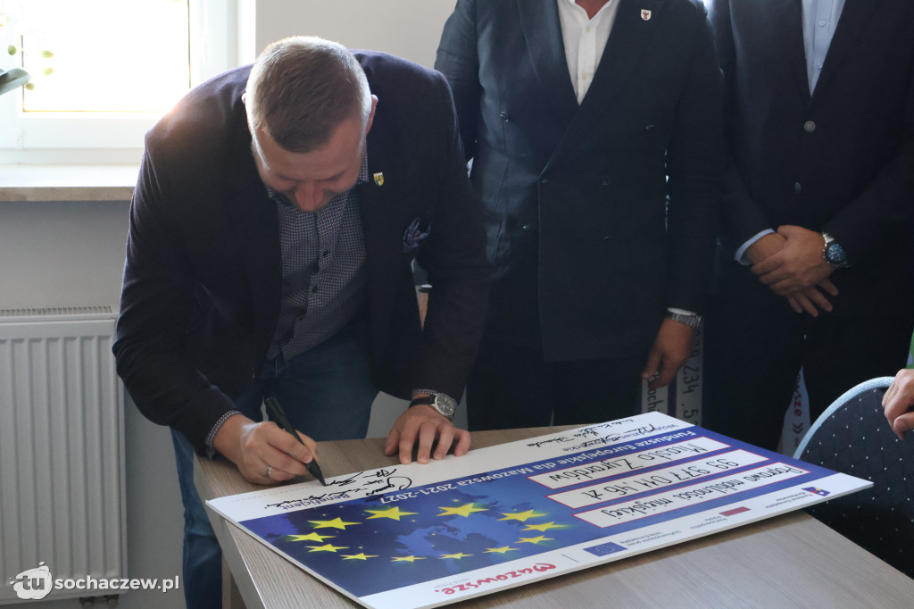 Brochów: podpisano umowy z Marszałkiem