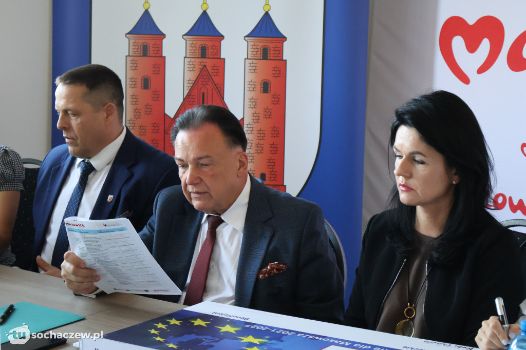 Brochów: podpisano umowy z Marszałkiem