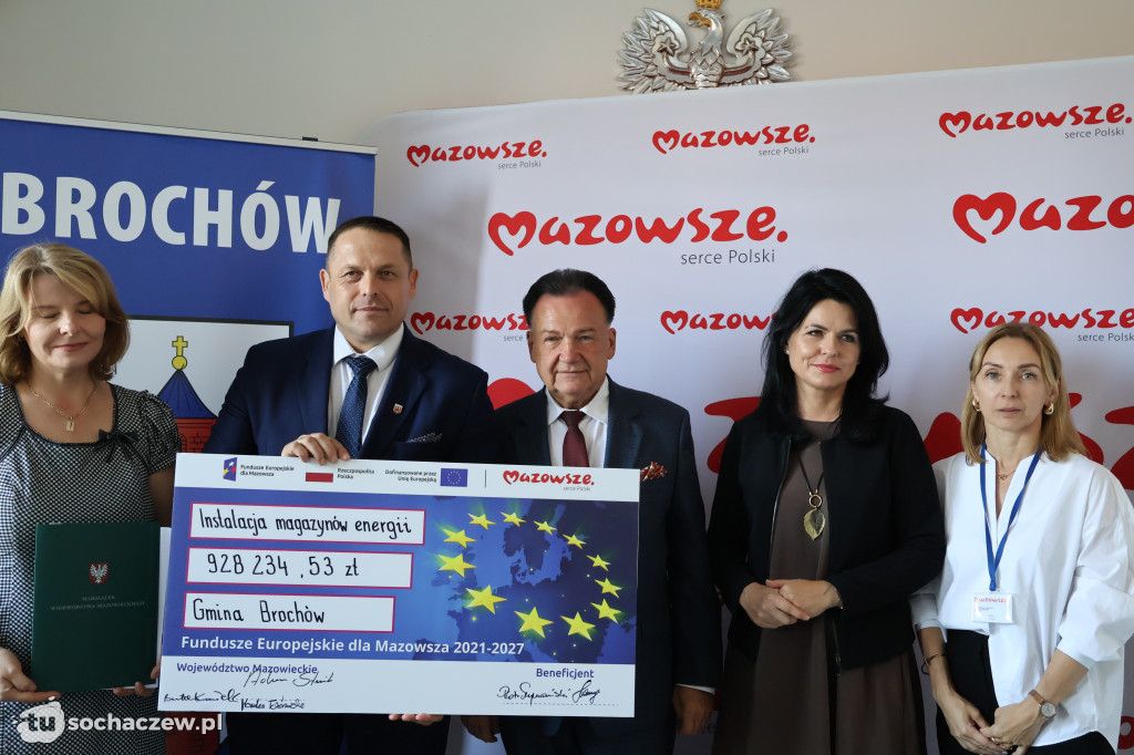 Brochów: podpisano umowy z Marszałkiem