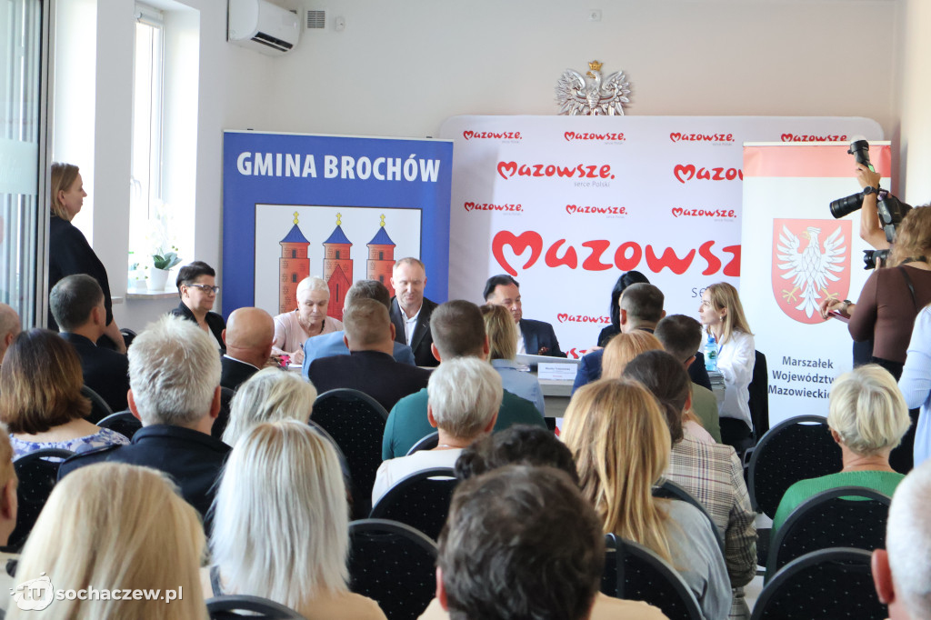 Brochów: podpisano umowy z Marszałkiem