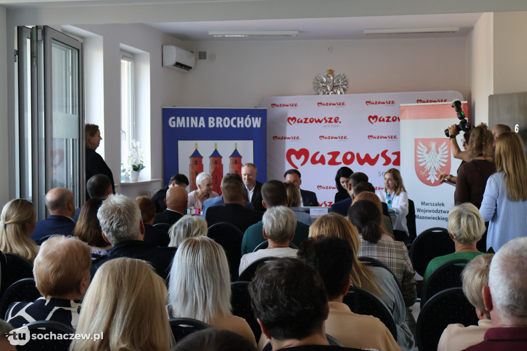 Brochów: podpisano umowy z Marszałkiem