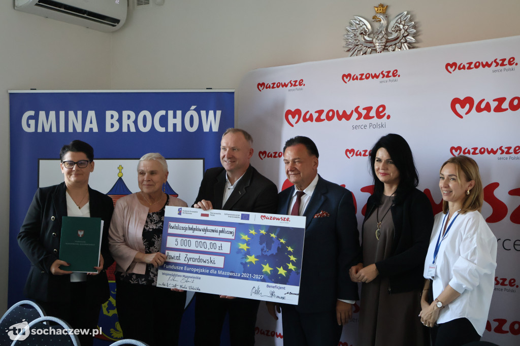 Brochów: podpisano umowy z Marszałkiem