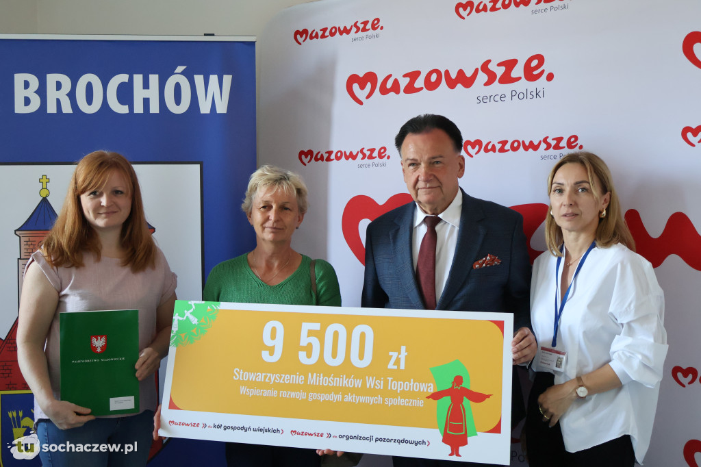 Brochów: podpisano umowy z Marszałkiem