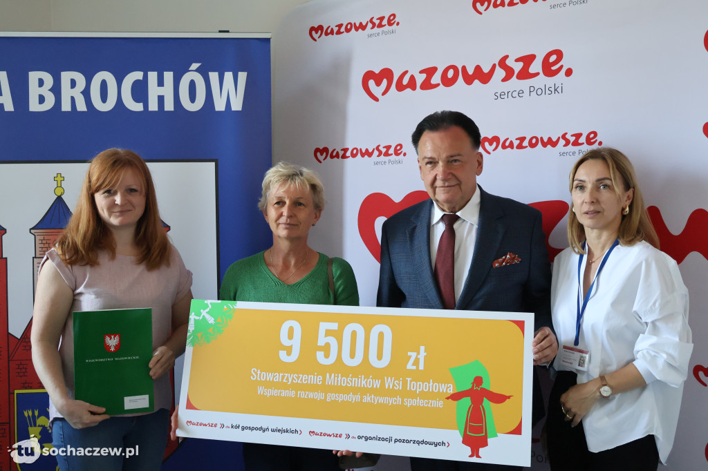 Brochów: podpisano umowy z Marszałkiem