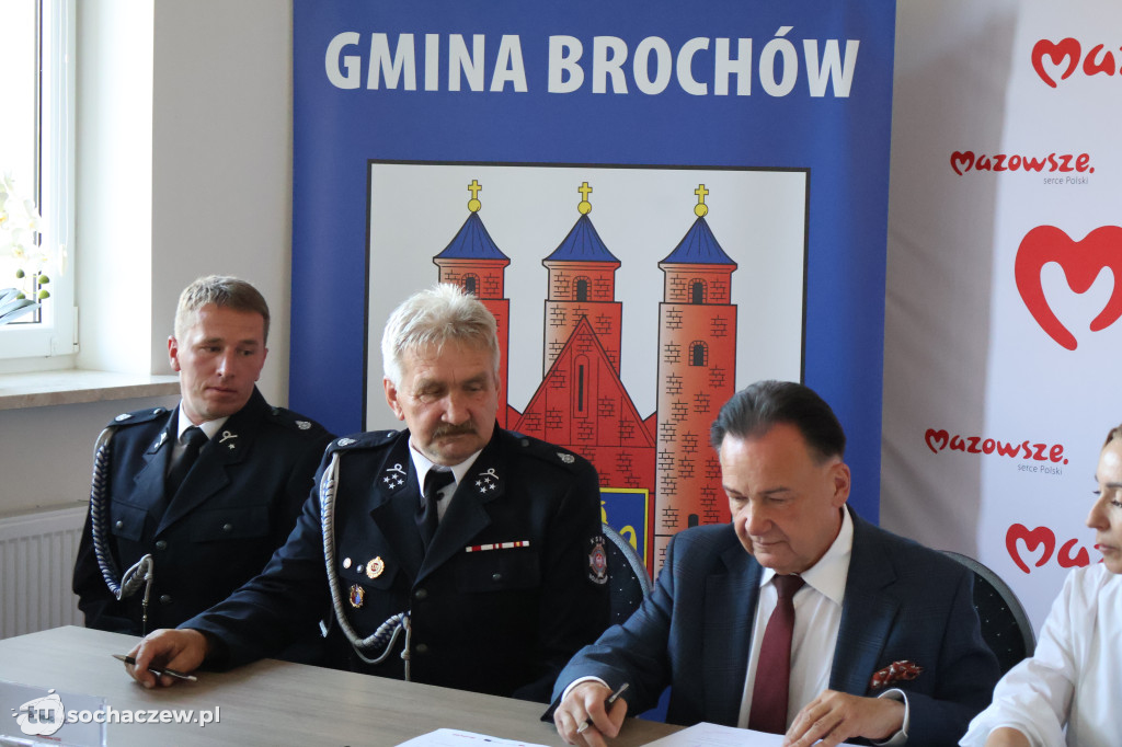Brochów: podpisano umowy z Marszałkiem
