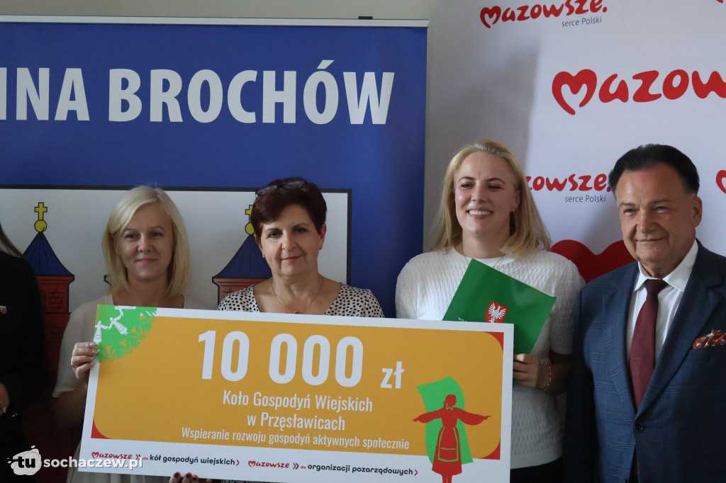 Brochów: podpisano umowy z Marszałkiem