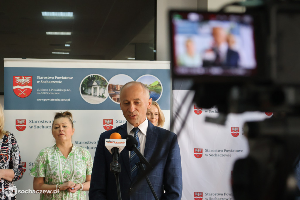 Kiepski asfalt, jest umowa, będzie przebudowa, rusza inwestycja powiatowa