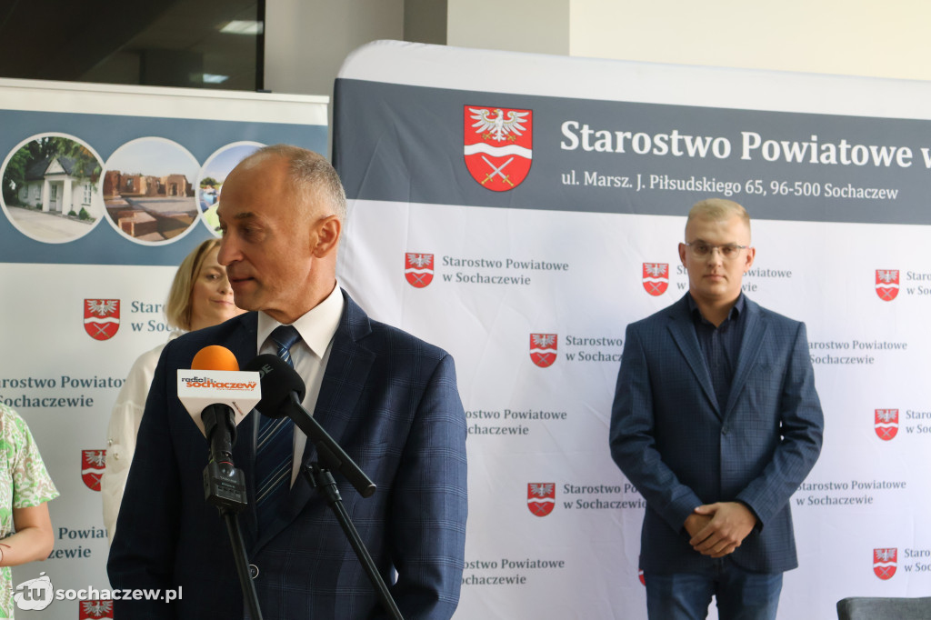 Kiepski asfalt, jest umowa, będzie przebudowa, rusza inwestycja powiatowa