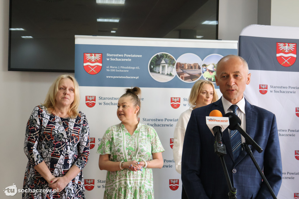 Kiepski asfalt, jest umowa, będzie przebudowa, rusza inwestycja powiatowa
