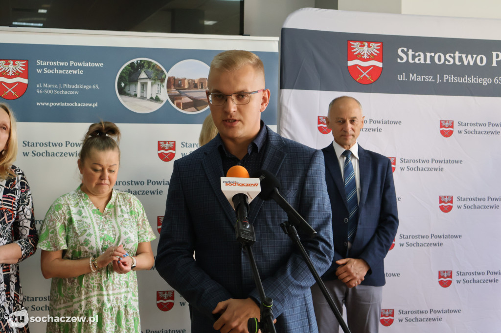 Kiepski asfalt, jest umowa, będzie przebudowa, rusza inwestycja powiatowa