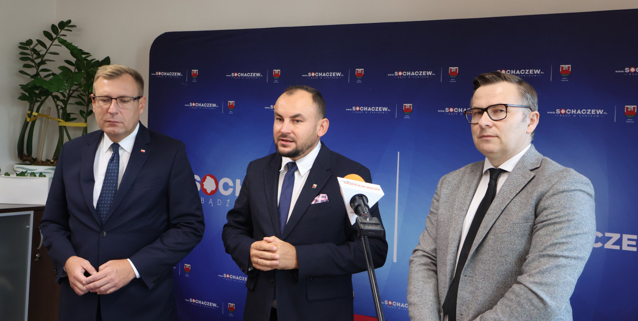 Spotkali się w ratuszu dokładnie o 8:08. Sochaczew z nową umową