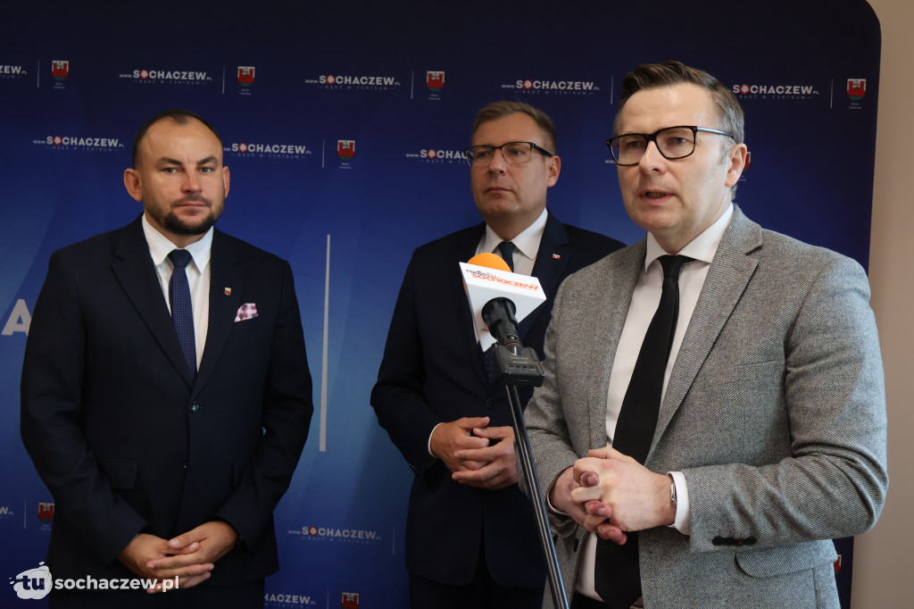 Spotkali się w ratuszu dokładnie o 8:08. Sochaczew z nową umową