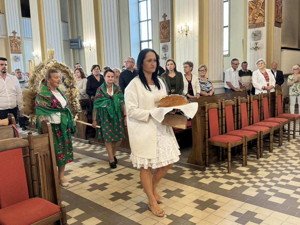 Dożynki parafialne w Młodzieszynie