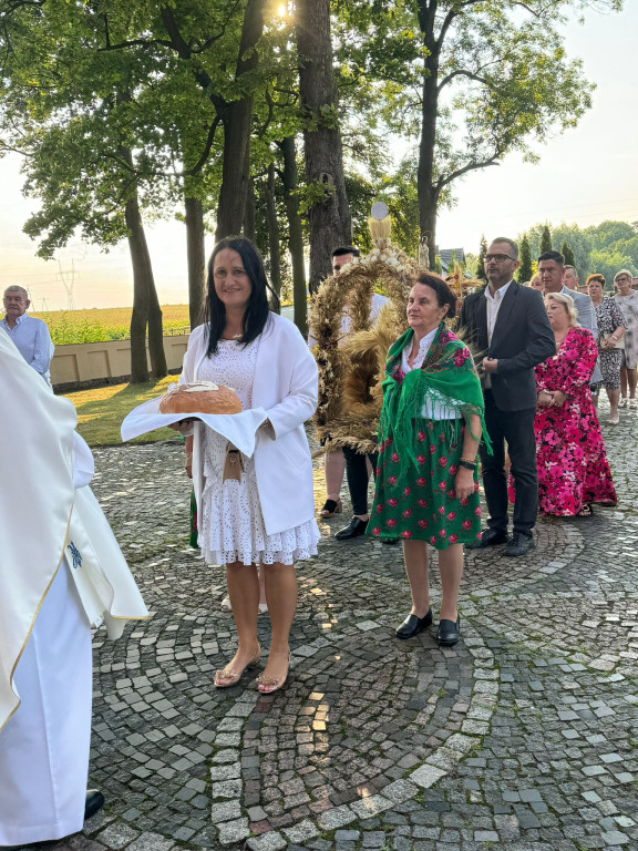 Dożynki parafialne w Młodzieszynie