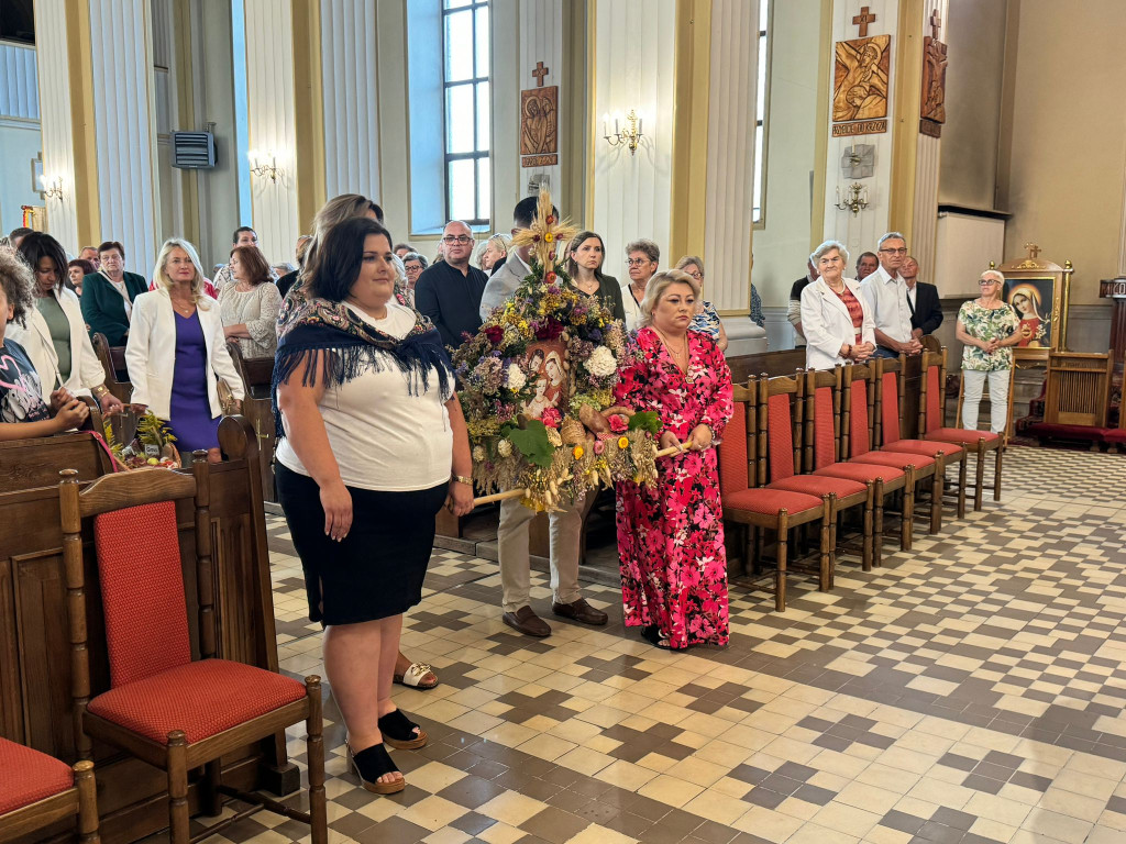 Dożynki parafialne w Młodzieszynie