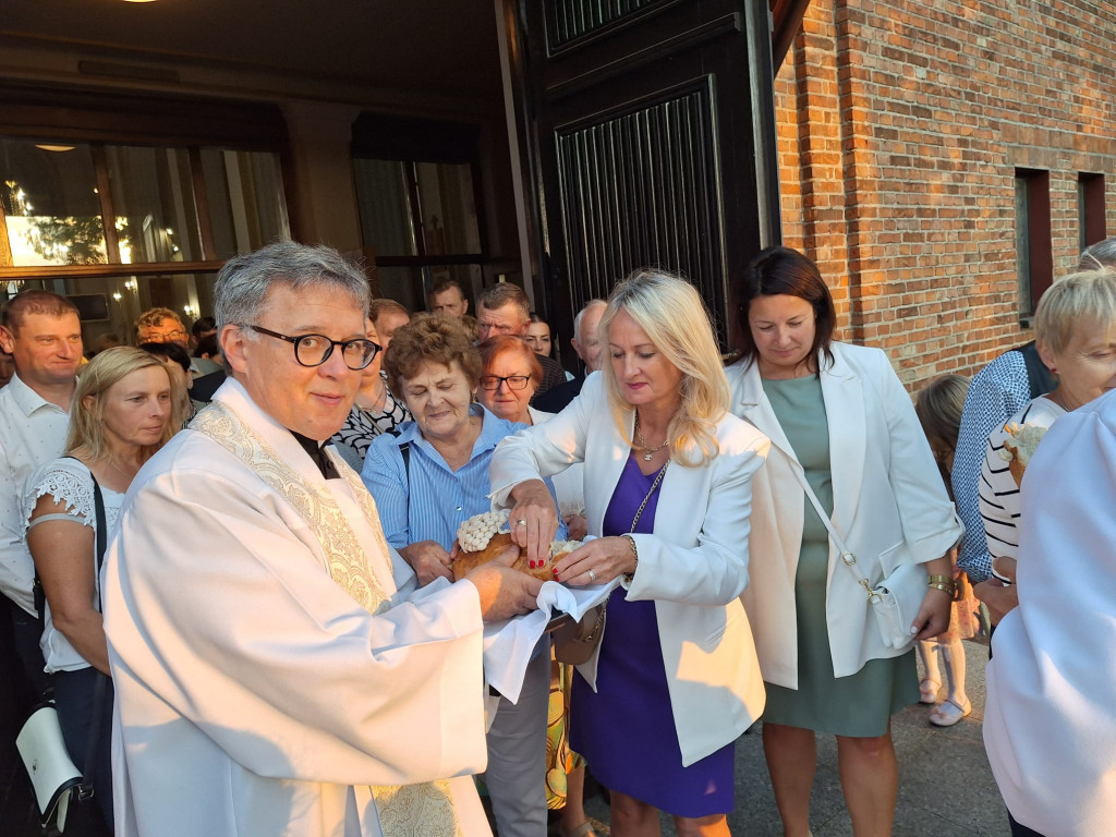 Dożynki parafialne w Młodzieszynie