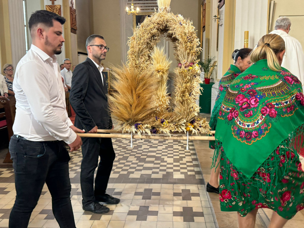 Dożynki parafialne w Młodzieszynie