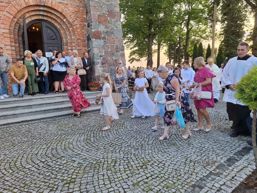Dożynki parafialne w Młodzieszynie