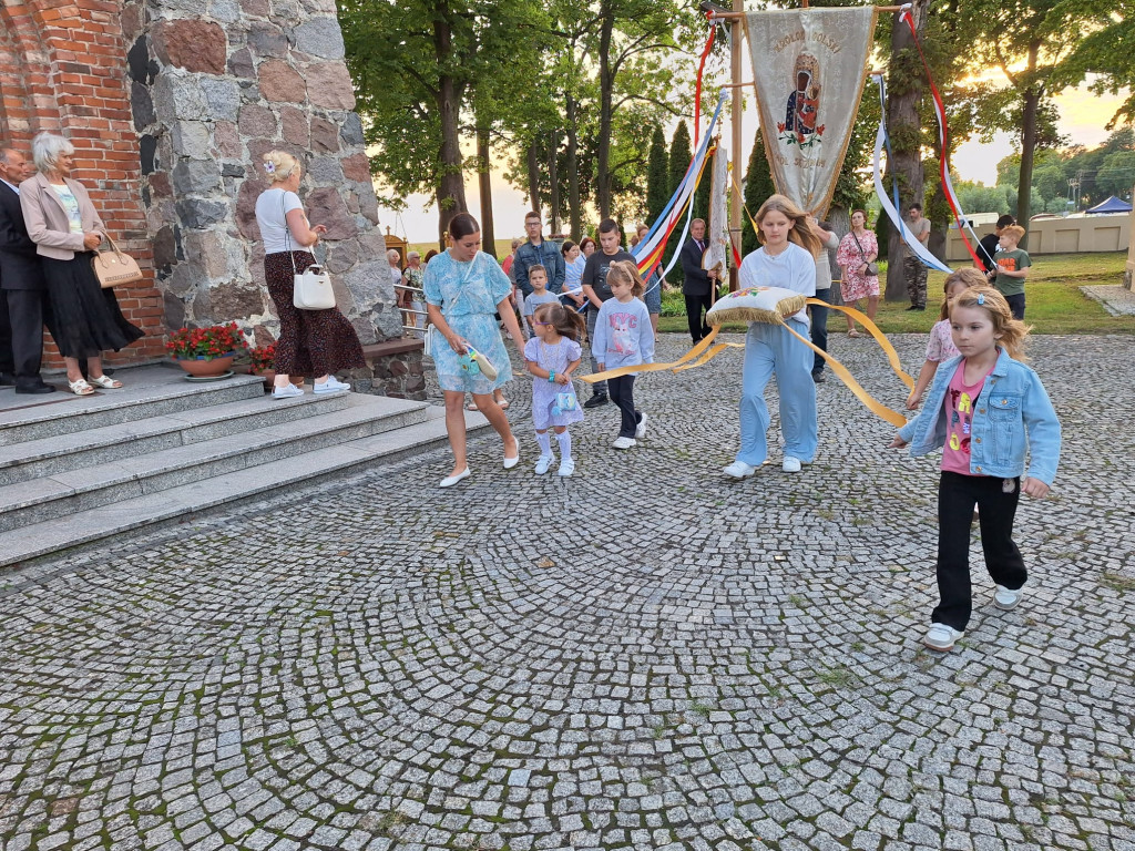 Dożynki parafialne w Młodzieszynie