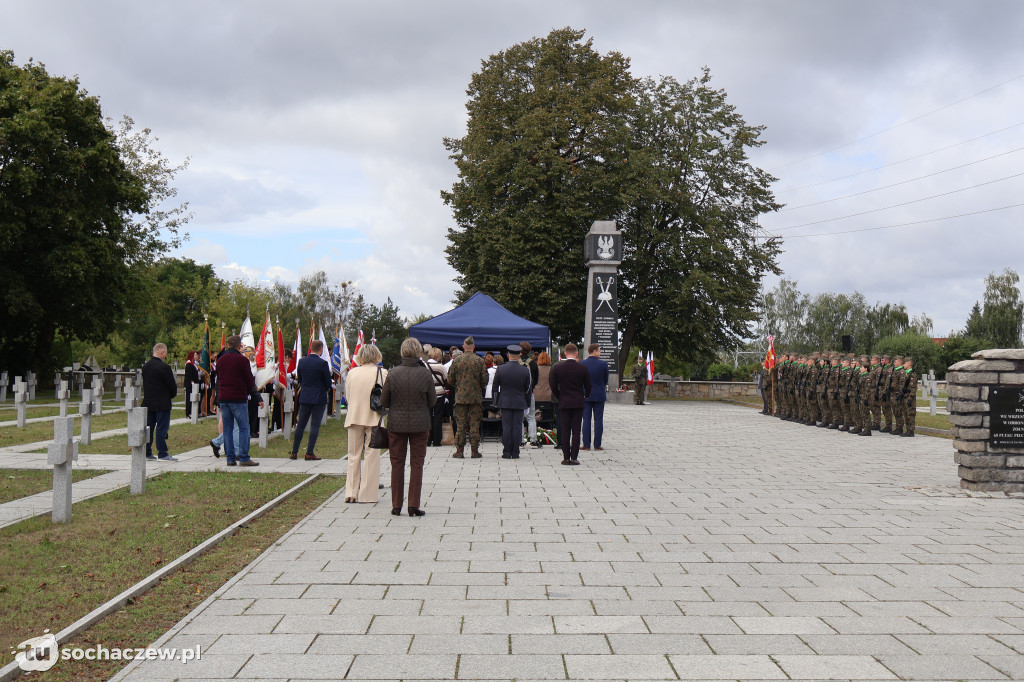 Uroczystości na cmentarzu w Trojanowie