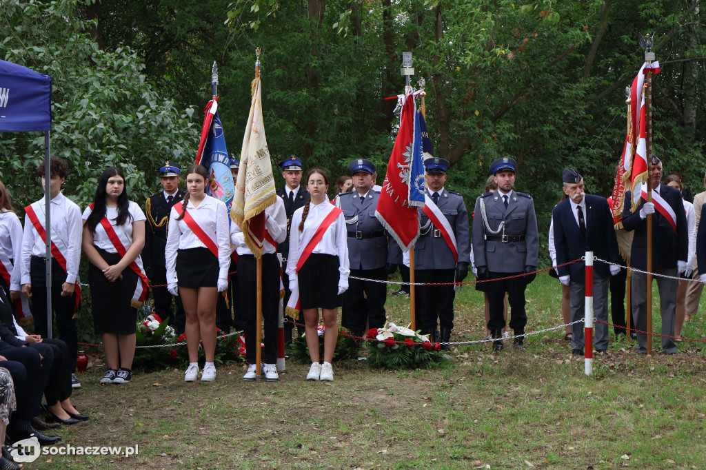 Uroczyście i historycznie pod pomnikiem w Boryszewie