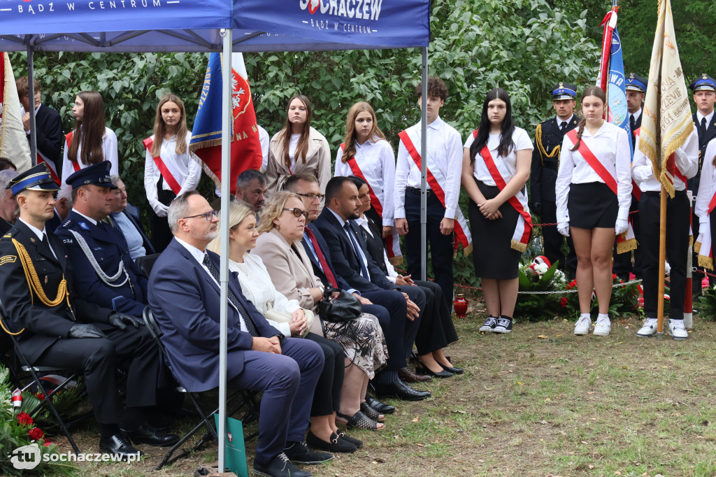 Uroczyście i historycznie pod pomnikiem w Boryszewie