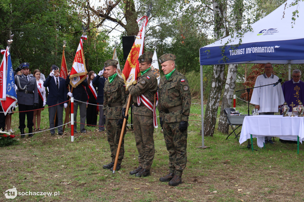 Uroczyście i historycznie pod pomnikiem w Boryszewie
