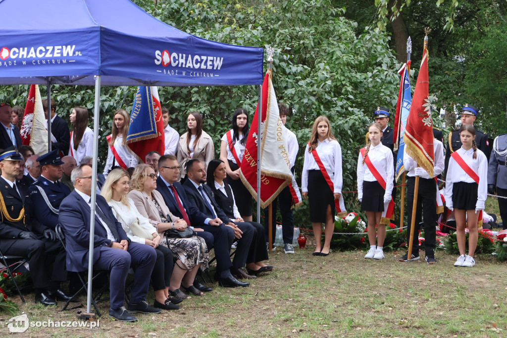 Uroczyście i historycznie pod pomnikiem w Boryszewie