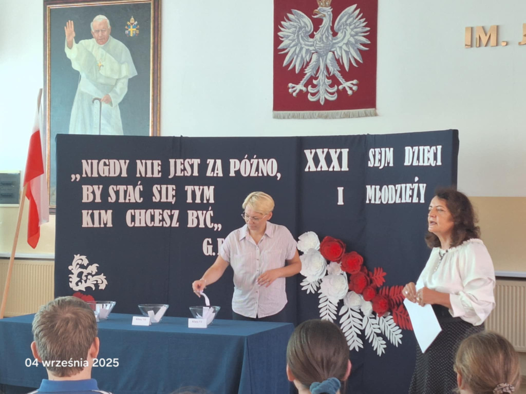 Uczniowie z Iłowa na sesji Sejmu Dzieci i Młodzieży