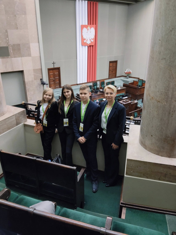 Uczniowie z Iłowa na sesji Sejmu Dzieci i Młodzieży