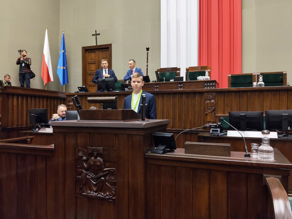 Uczniowie z Iłowa na sesji Sejmu Dzieci i Młodzieży