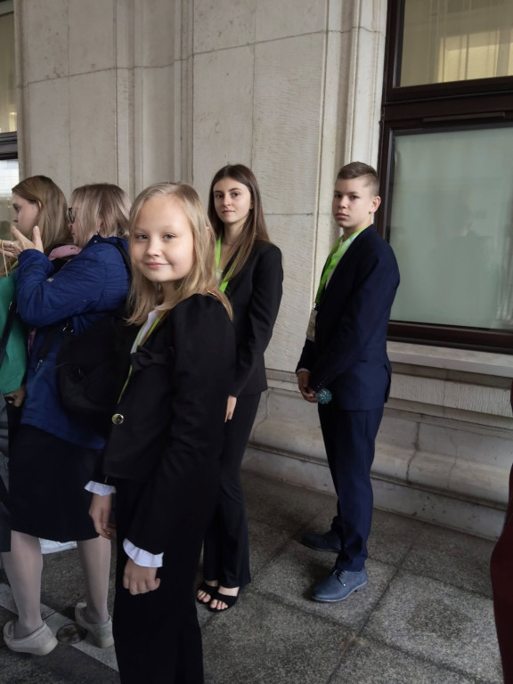 Uczniowie z Iłowa na sesji Sejmu Dzieci i Młodzieży