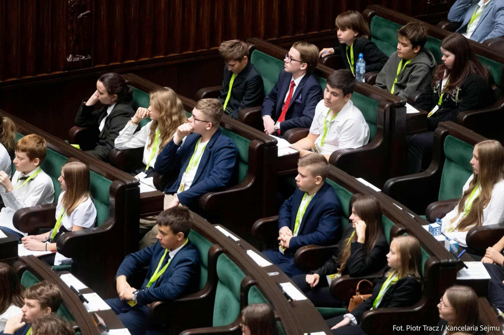Uczniowie z Iłowa na sesji Sejmu Dzieci i Młodzieży
