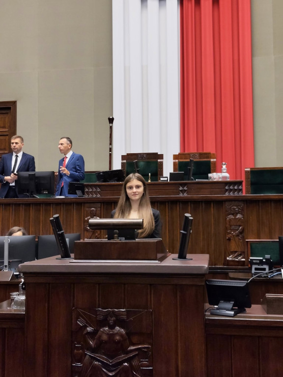 Uczniowie z Iłowa na sesji Sejmu Dzieci i Młodzieży
