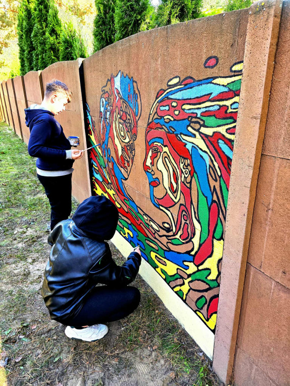 Szkoła w Gawłowie ma swój mural