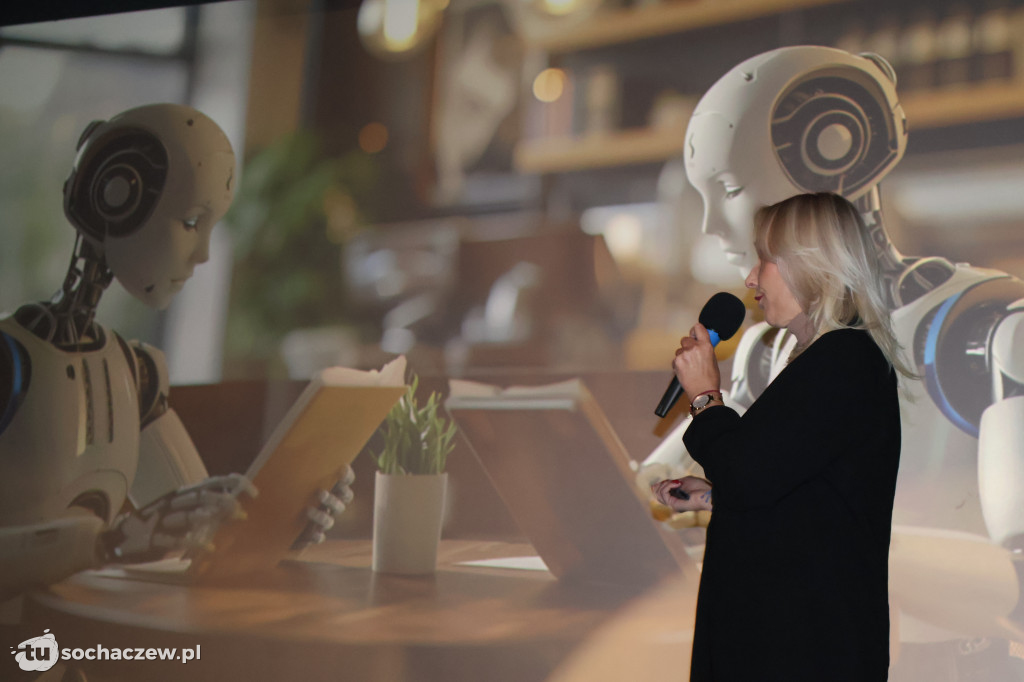 AI w szkole. W sochaczewskim kinie rozmawiano o edukacji