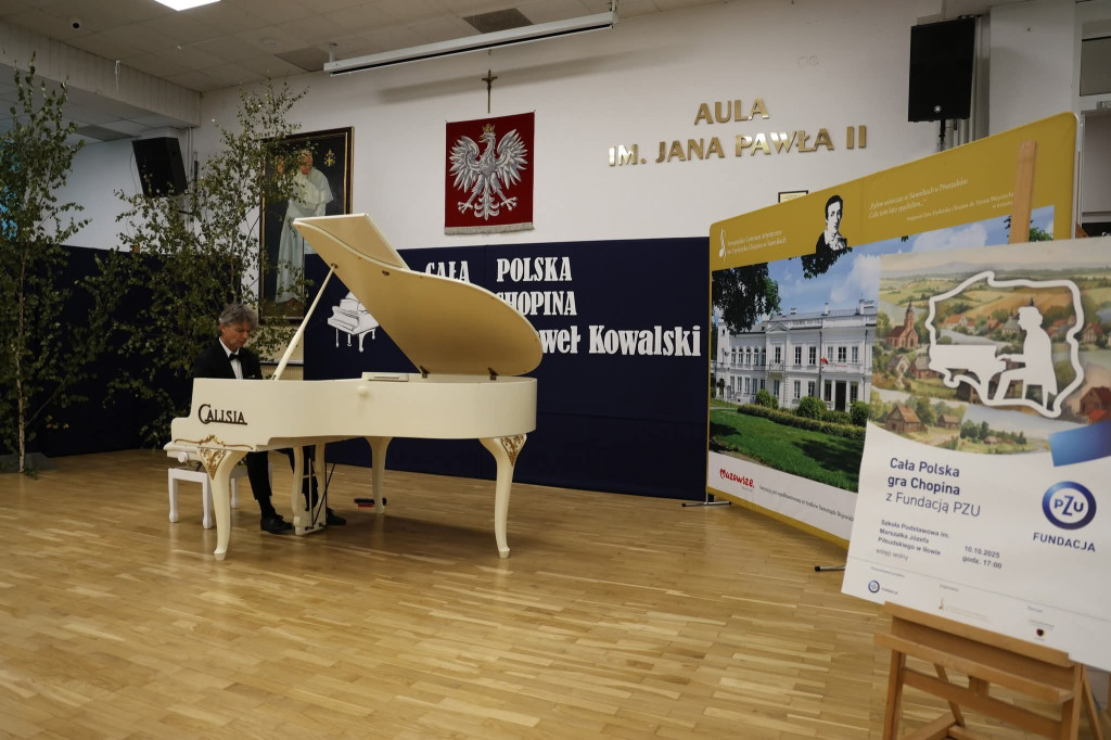 Cała Polska gra Chopina