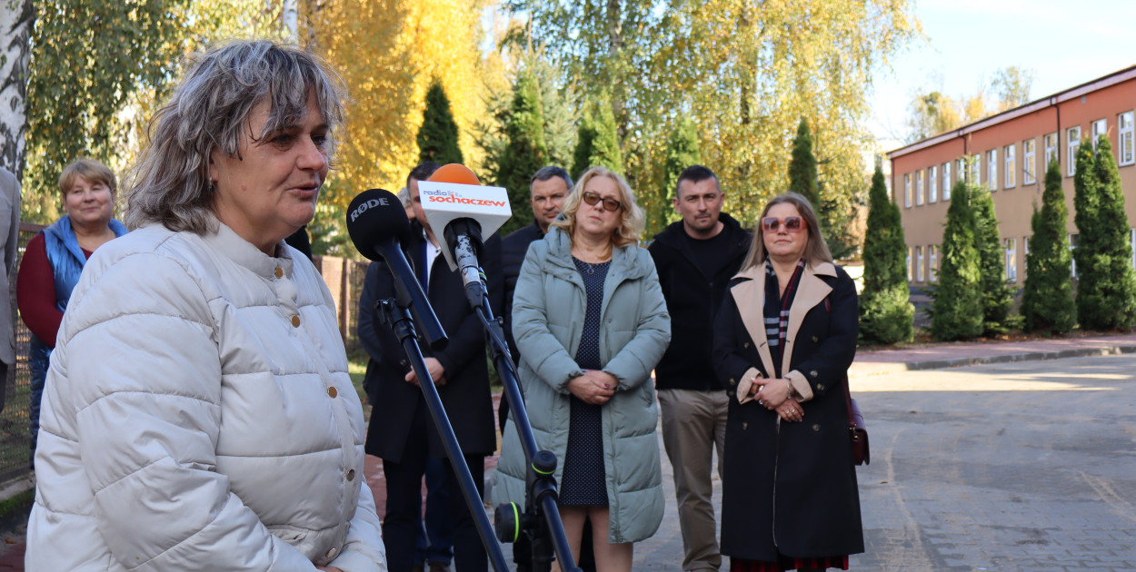 Powiat przy 80-tce: jest droga, nowe chodniki, pomógł CPK