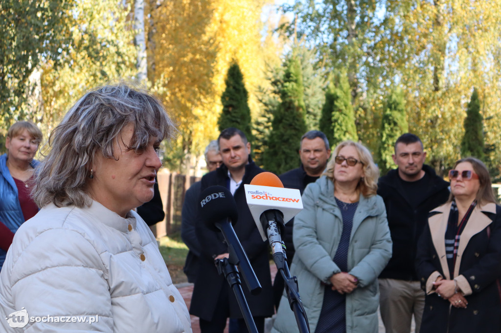 Powiat przy 80-tce: jest droga, nowe chodniki, pomógł CPK