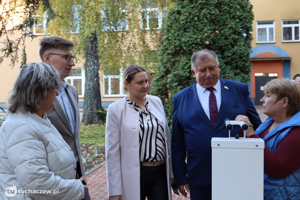 Powiat przy 80-tce: jest droga, nowe chodniki, pomógł CPK