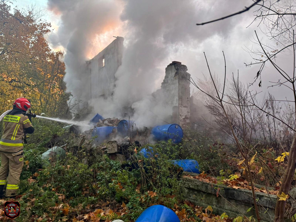 Pożar pustostanu w Młodzieszynie