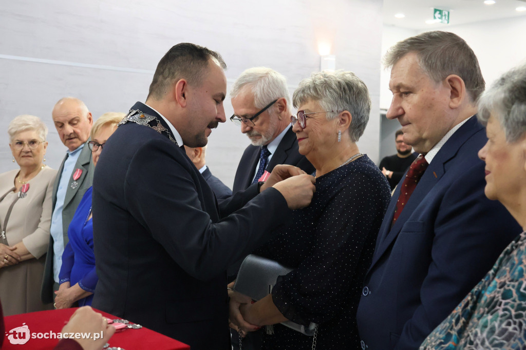 Medale Prezydenta RP dla ośmiu małżeństw z Sochaczewa