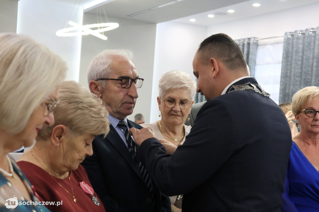Medale Prezydenta RP dla ośmiu małżeństw z Sochaczewa